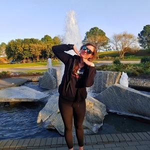 Meet your Posher, Lesley